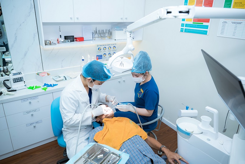 trồng răng implant